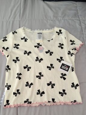 Disney Cream Minnie Mouse Bow Print Short Sleeve Top with Pink Trim